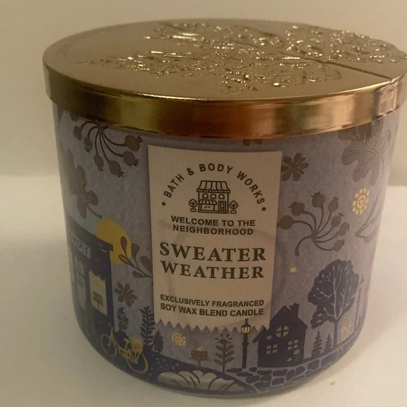 Bath & Body Works Sweater Weather Candle - Gold and Purple - Picture 1 of 3
